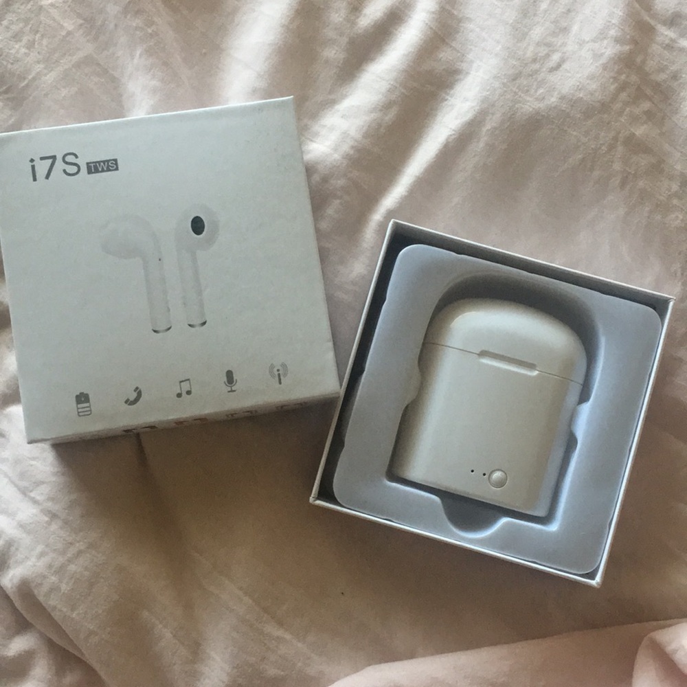 i7s TWS Bluetooth Earbuds